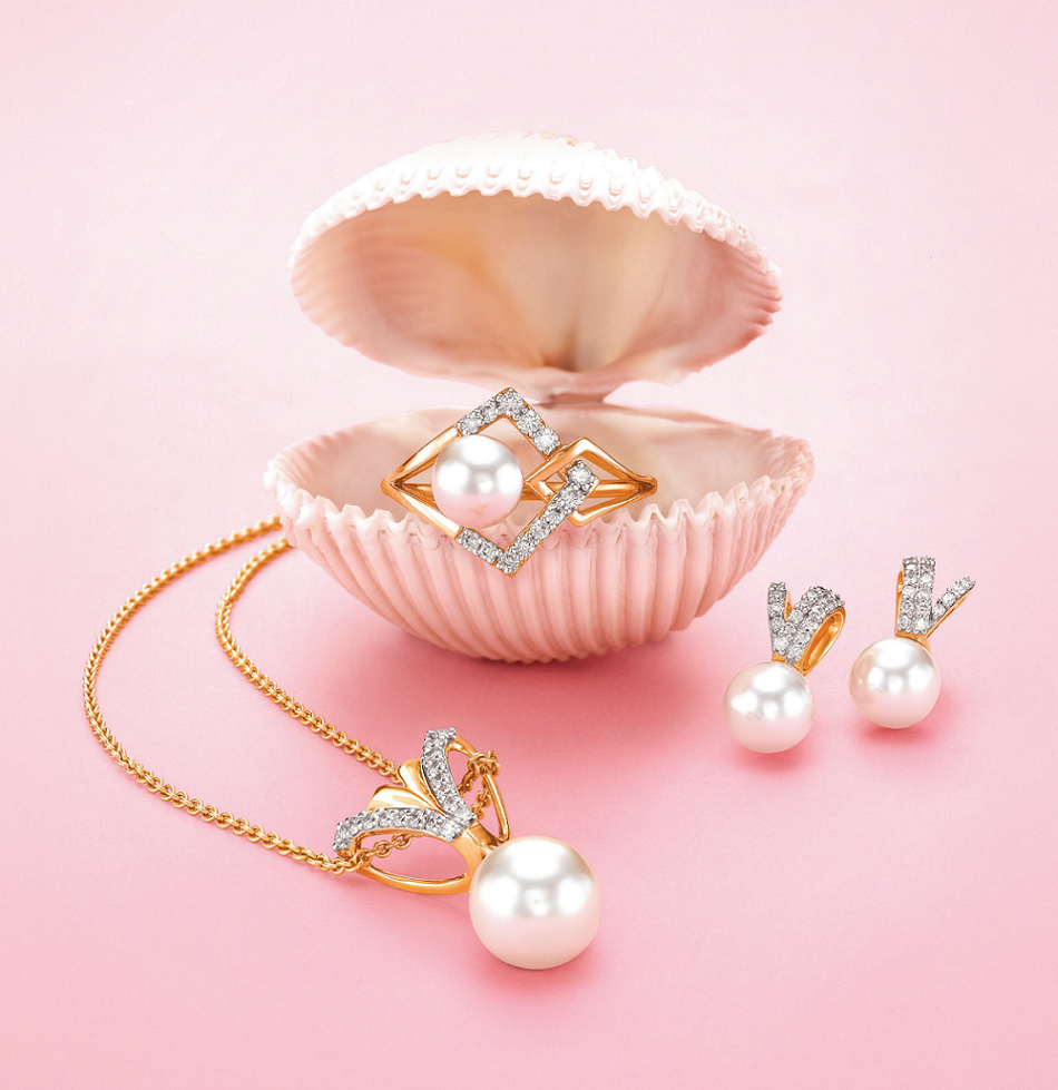 Valentine's Day jewellery collection with pearls