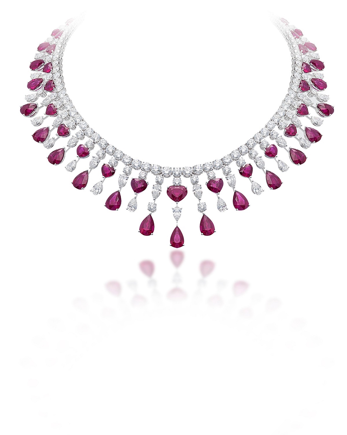 PICCHIOTTI “Masterpieces” Platinum necklace with Diamonds (32.78 cts.) and Pigeon’s Blood Rubies (108.21 cts.). 